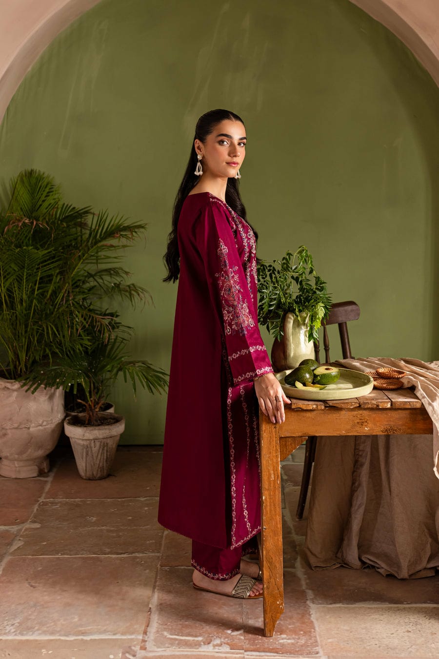 Betty embroidery 2pc