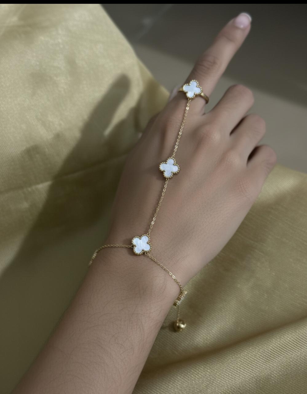 Clover hand chain Anja