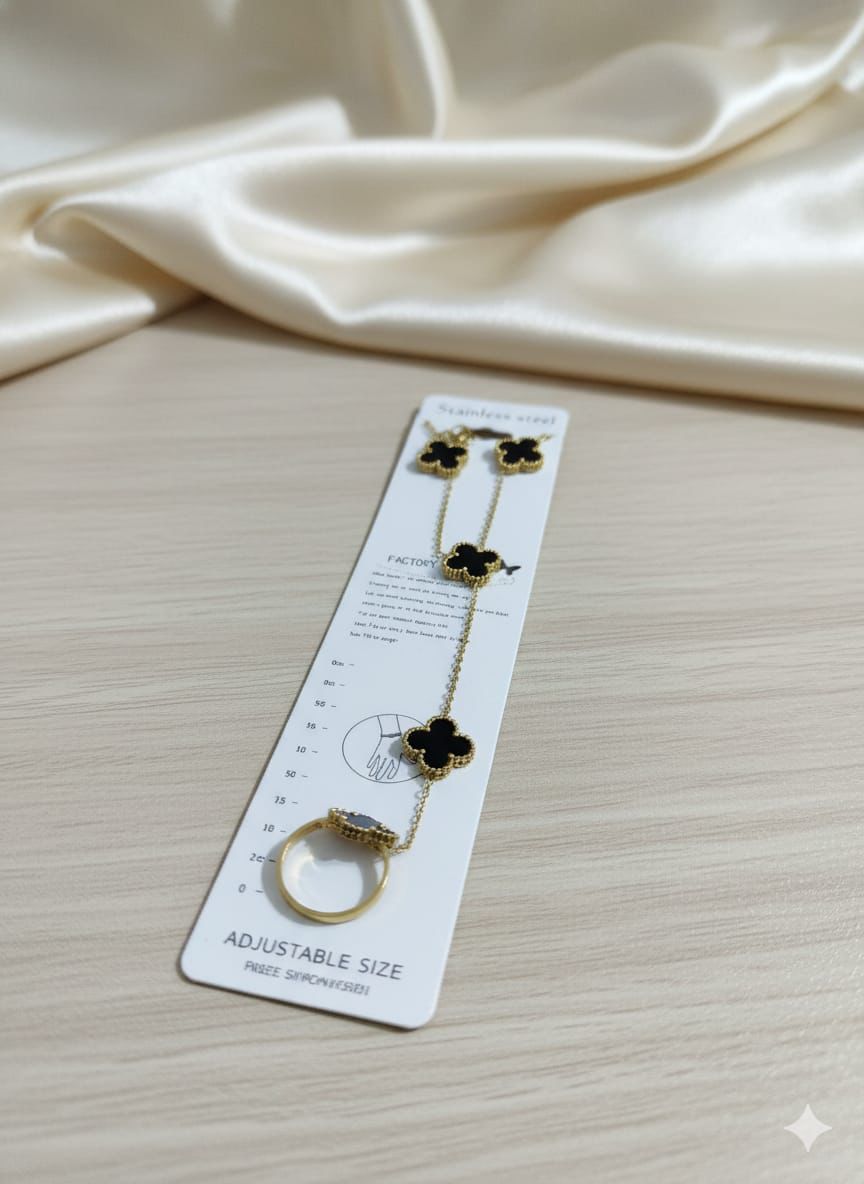 Clover hand chain Anja