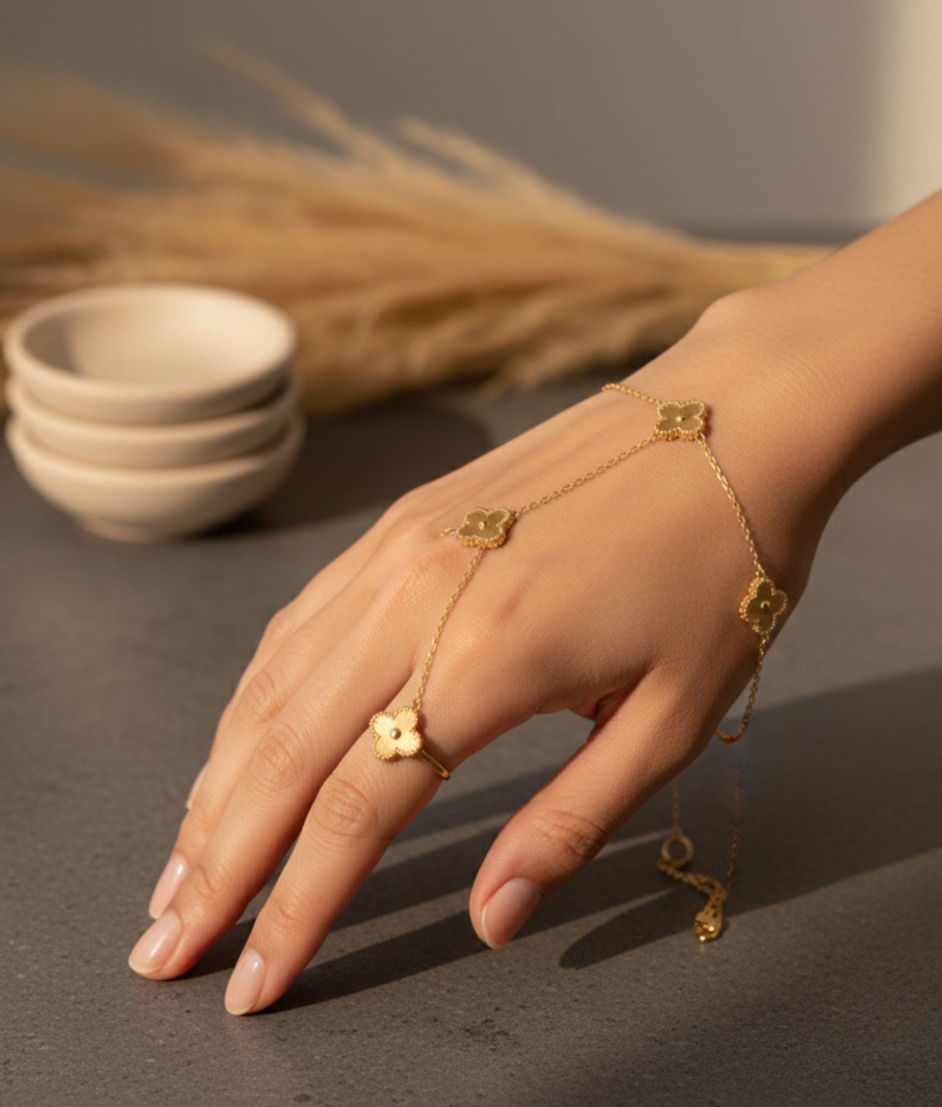 Clover hand chain Anja