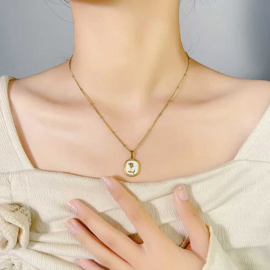 Rose zircone necklace