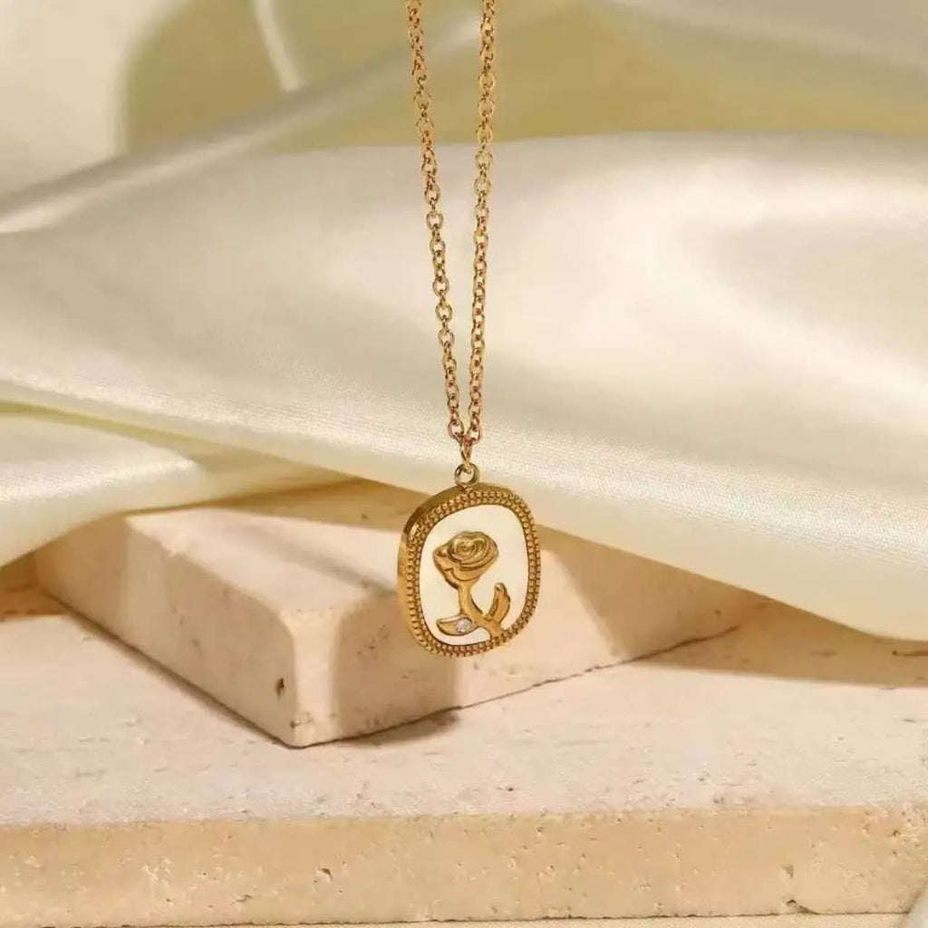 Rose zircone necklace